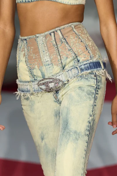 Look 2